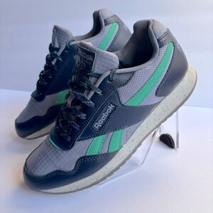 Women’s size 7 Reebok Classic Harman TL RPL Women's Shoes Navy-Emerald Eg8923